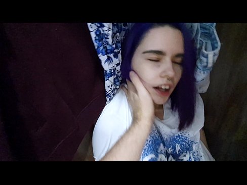 ❤️ Aimsíodh mo SIS sa closet agus chabhraigh sí cum ❤️ Super porn ag porn % ga.taxiporec.top%